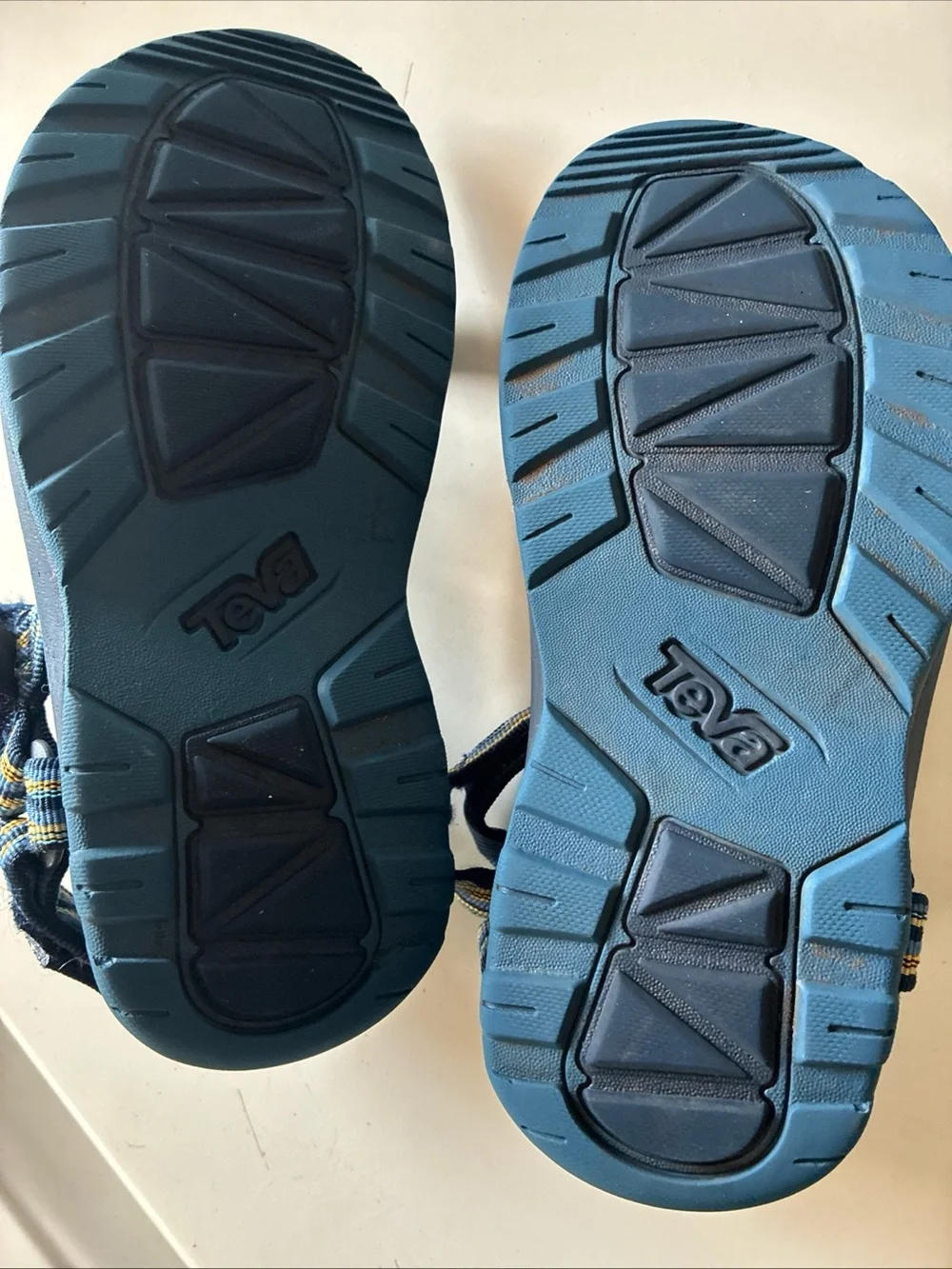 Teva Kids Sz 3 Navy Blue Adjustable Sandals with Yellow Stripe Outdoor Play